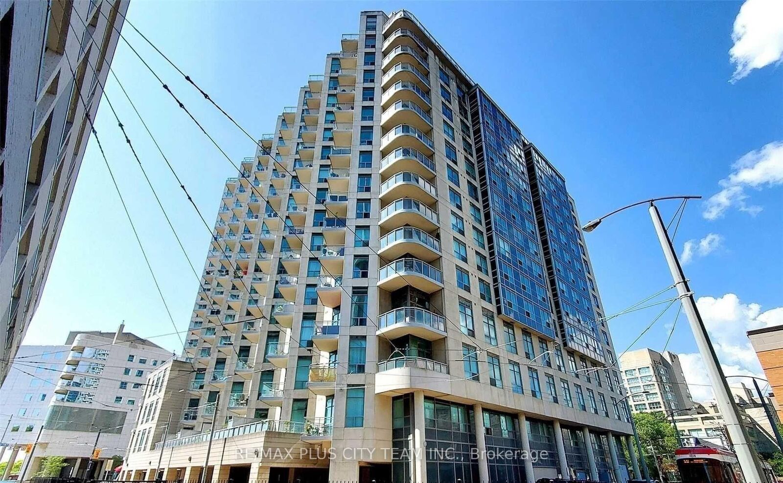 Photo de la propriété:  410 Queens Quay Way 709  ON M5V 2Z3 