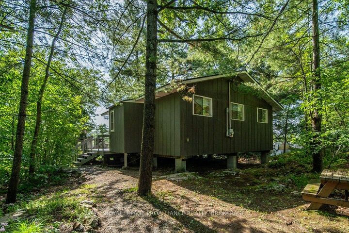 Property Photo: 811 Hermit Thrush Lane ON K0H 2N0