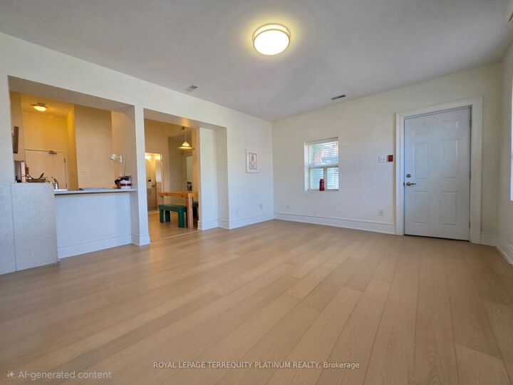 Property Photo:  11 Beaconsfield Avenue 3/Main  ON M6J 3J1 