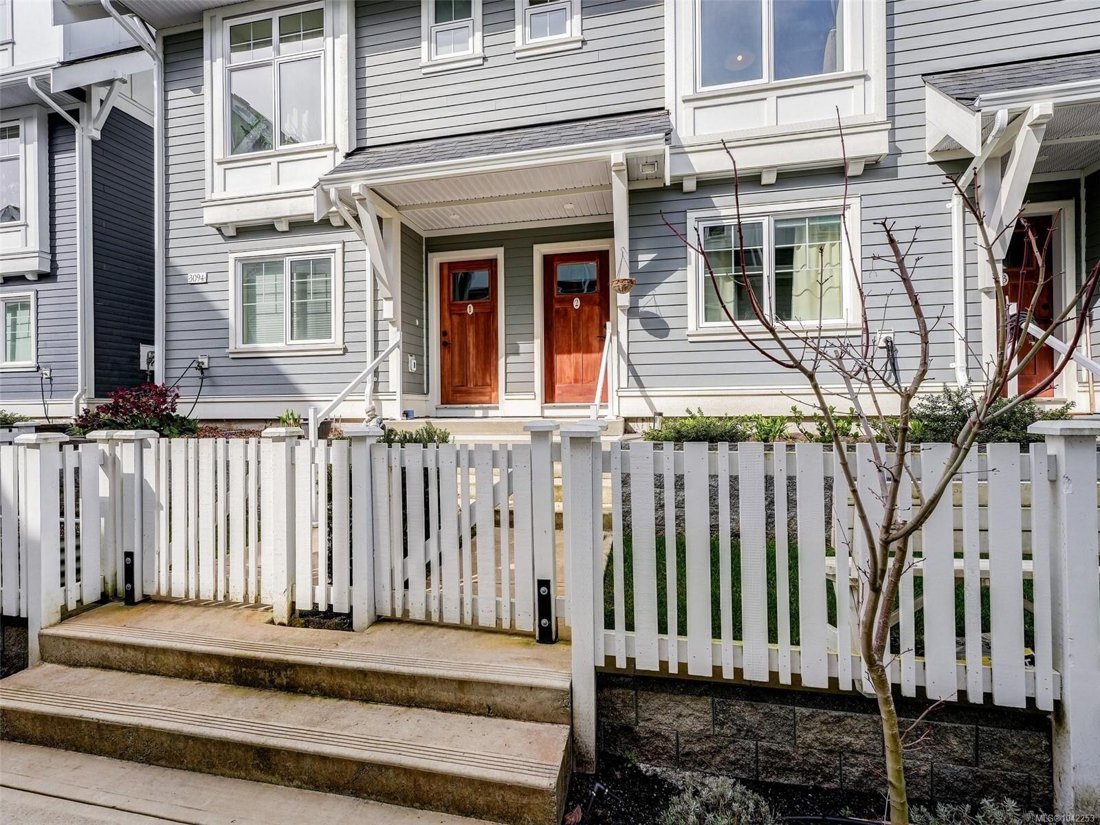 Property Photo: 3094 Washington Ave #2 BC V9A 0J5