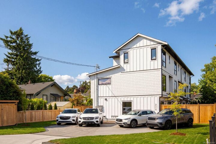 Property Photo: 2118 Pentland Rd #4 BC V8S 2W4