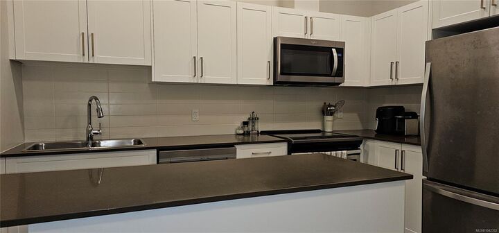 Property Photo: 868 Orono Ave #104 BC V9B 0X9