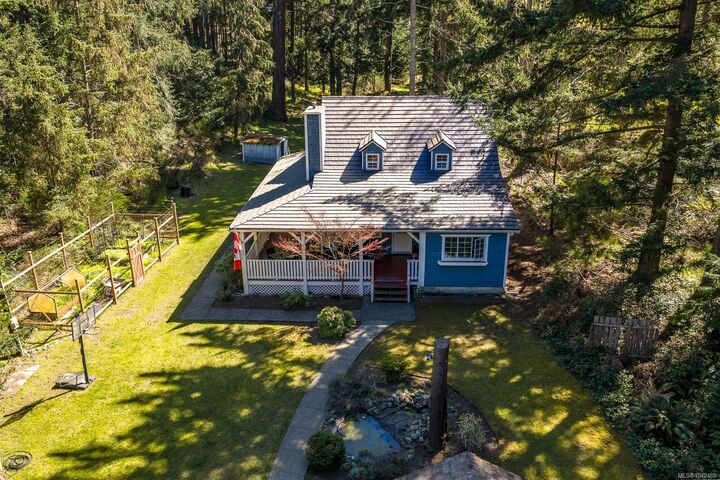 Property Photo: 745 Lazo Rd BC V9M 3V6