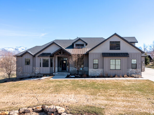 Property Photo: 641 W 500 S UT 84049