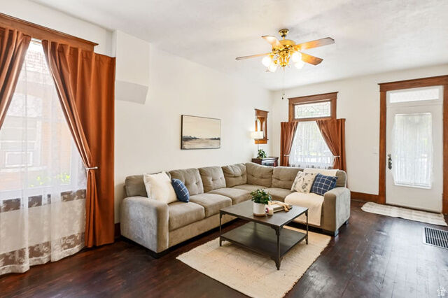 Property Photo:  821 S 700 E  UT 84102 