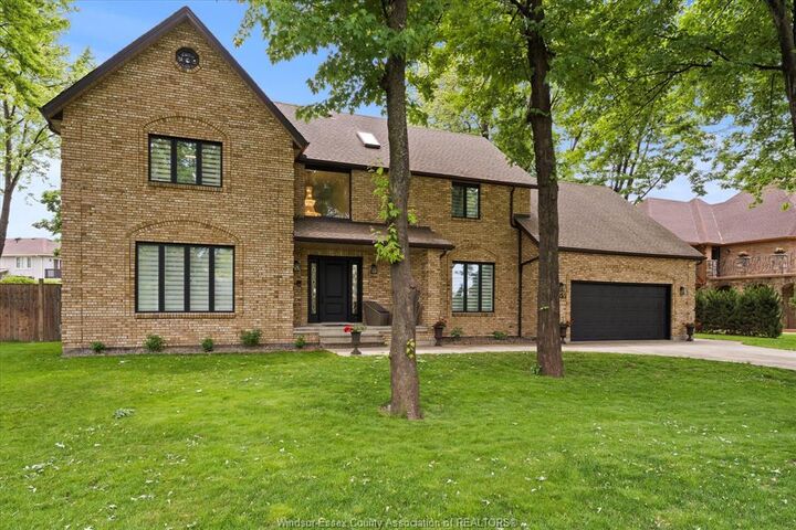 359 Elmgrove — photo 1
