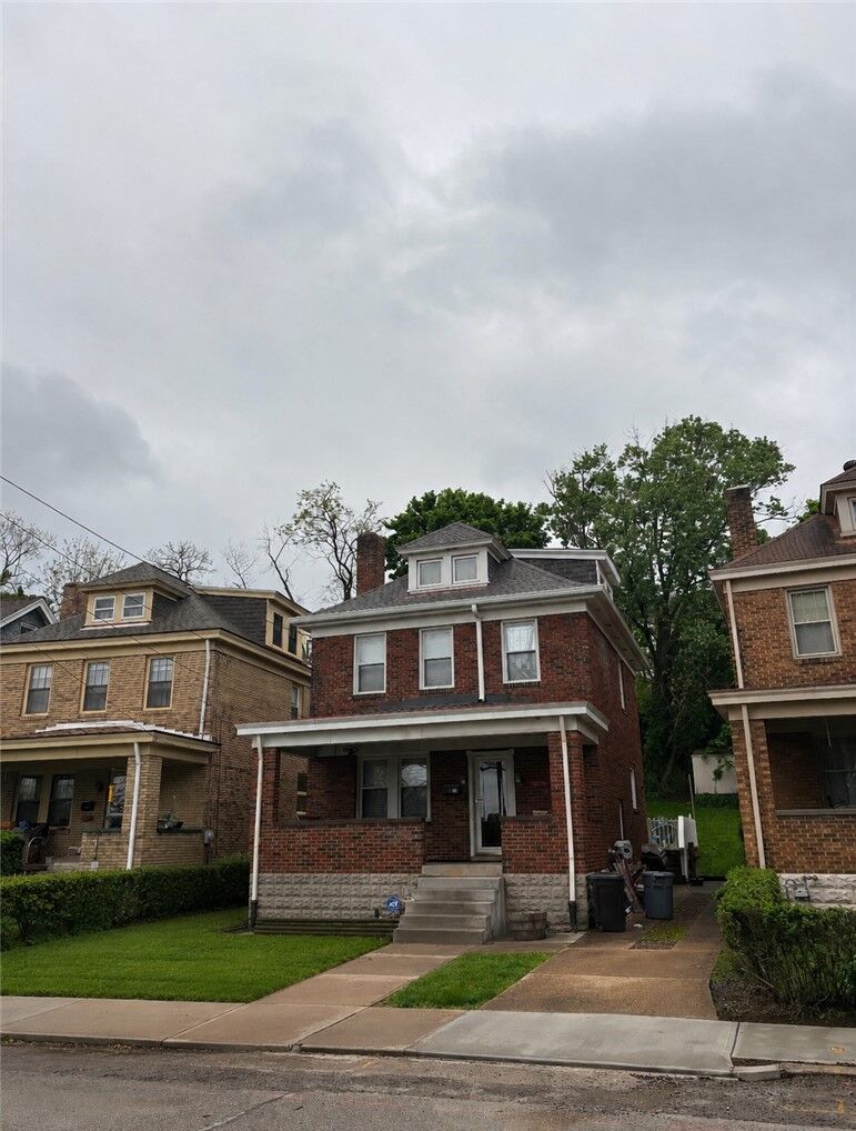 Property Photo:  1036 Bellaire Ave  PA 15226 