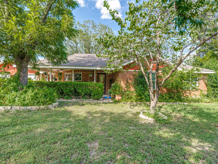 Property Photo:  1035 Palomino Road  TX 78640 