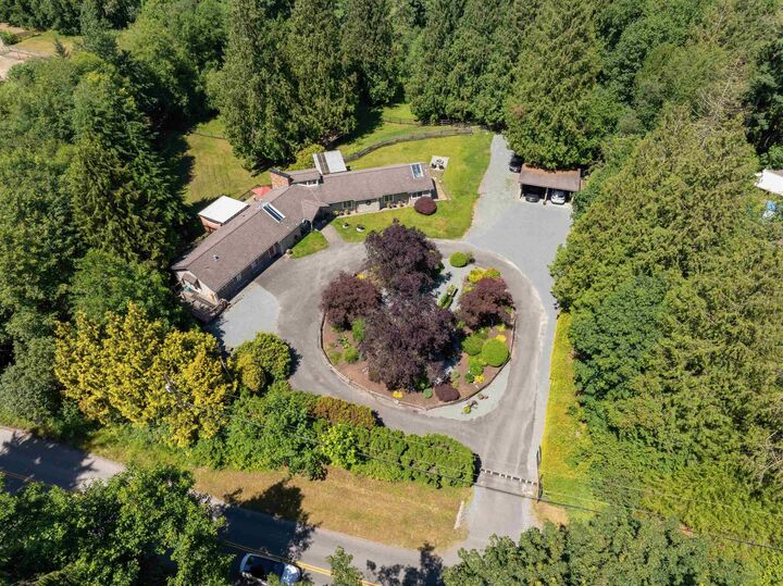 Property Photo: 25177 64 Avenue BC V4W 1H5