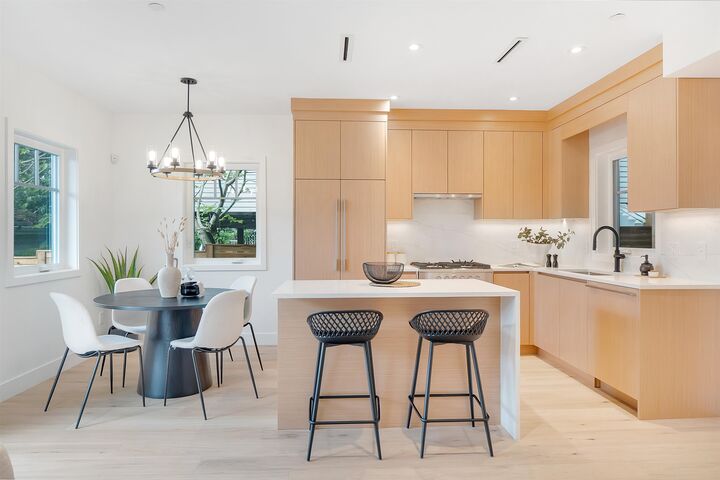 Property Photo:  265 W 6th Street  BC V7M 1K7 