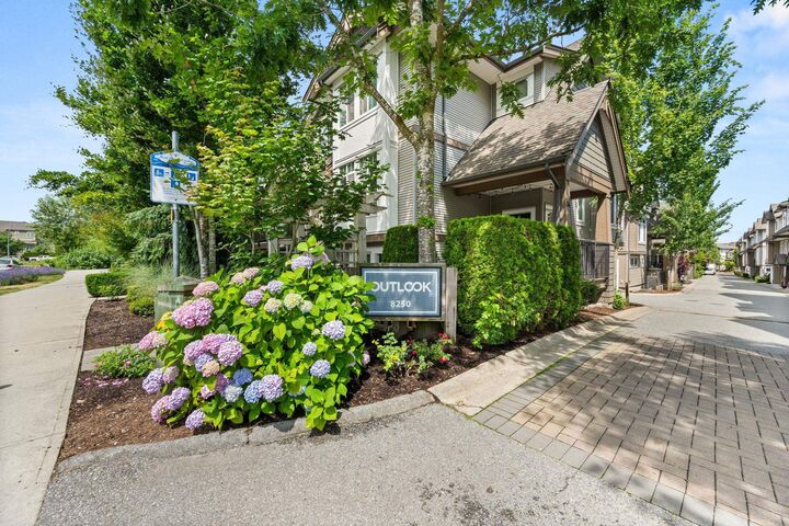 Photo de la propriété:  8250 209B Street 28  BC V2Y 0J7 