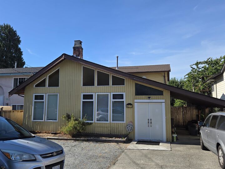 4371 Steveston Highway — photo 1
