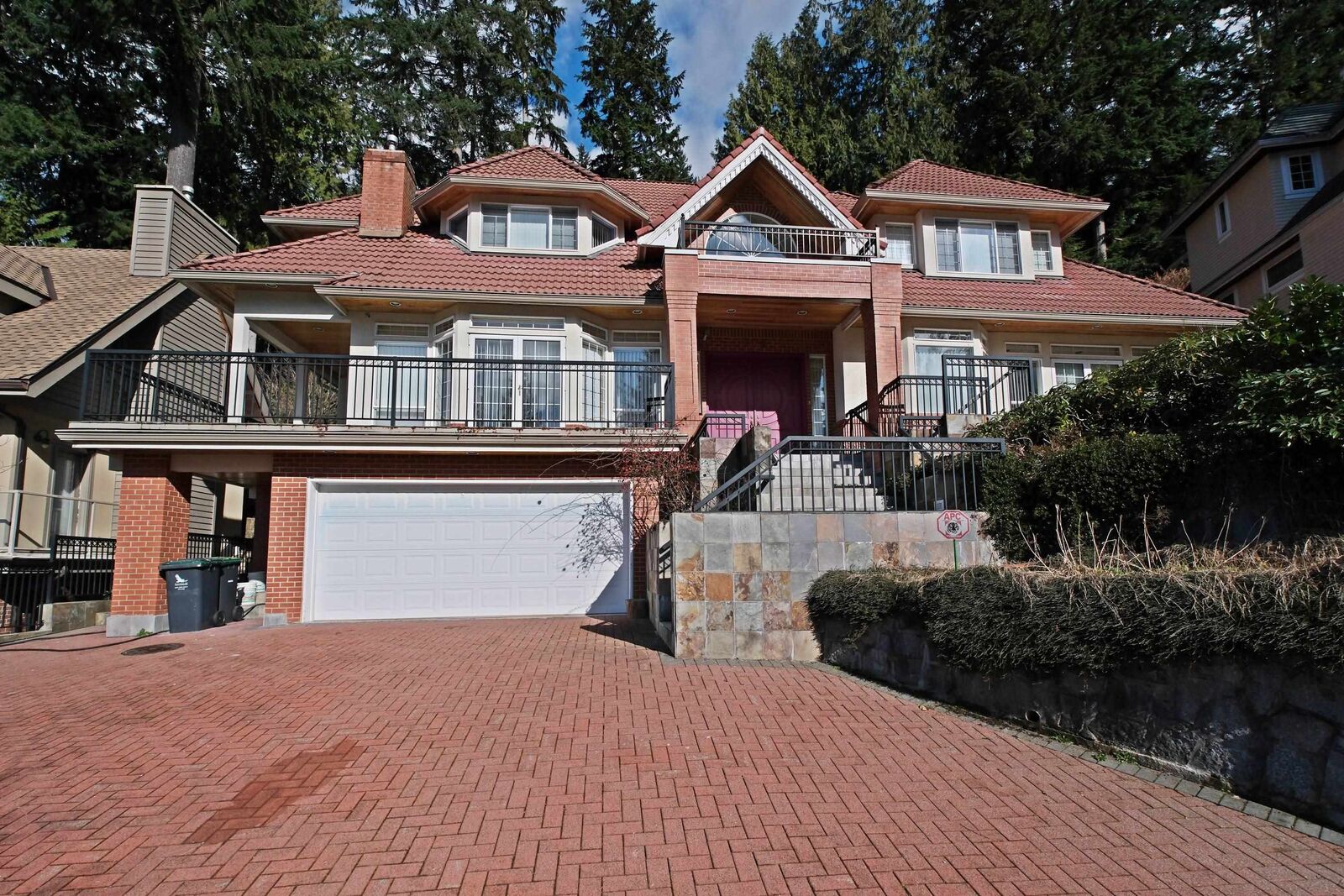 Property Photo: 4989 Chalet Place BC V7R 4X4