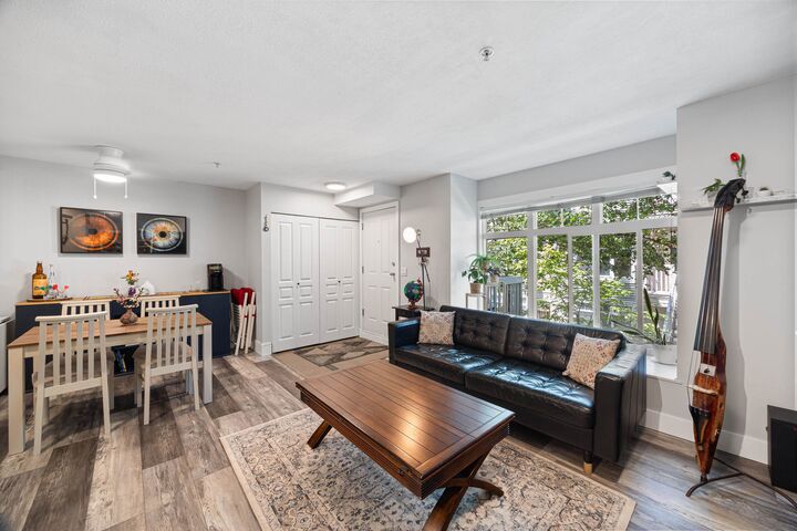 Property Photo: 7428 Southwynde Avenue 10 BC V3N 0A1