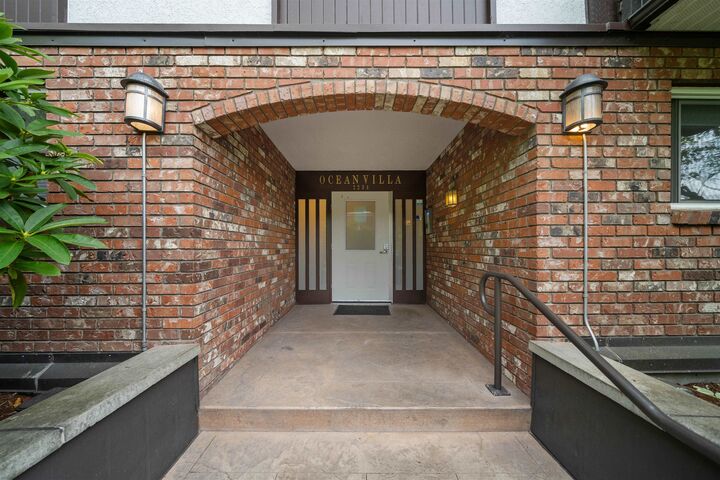 Property Photo:  2234 W 1st Avenue 210  BC V6K 1G1 