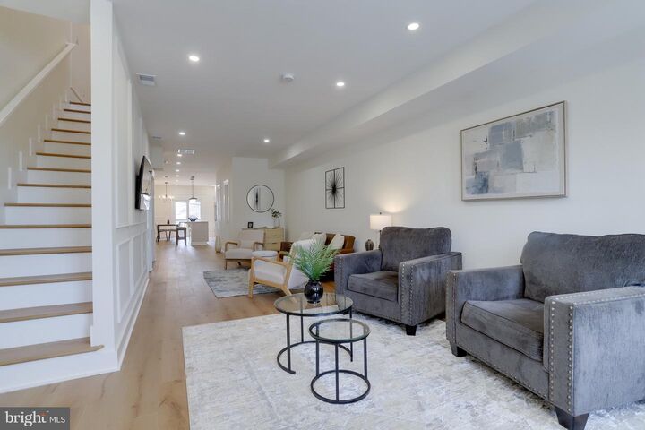 Property Photo:  1404 Massachusetts Avenue SE  DC 20003 