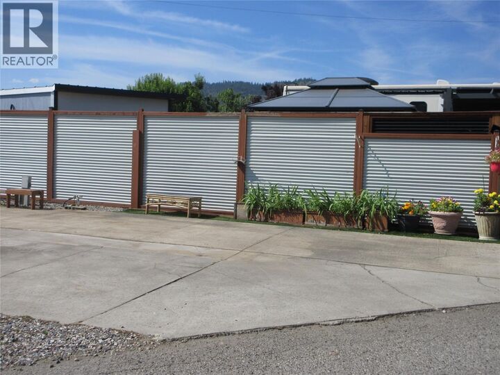 Property Photo: 415 Commonwealth Road 142 BC V4V 1P4