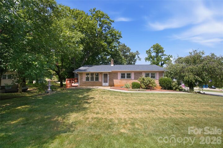Property Photo: 4821 Raleigh Street NC 28613