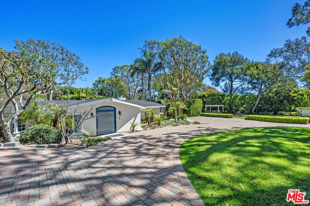 Property Photo: 29260 Sea Lion Pl CA 90265