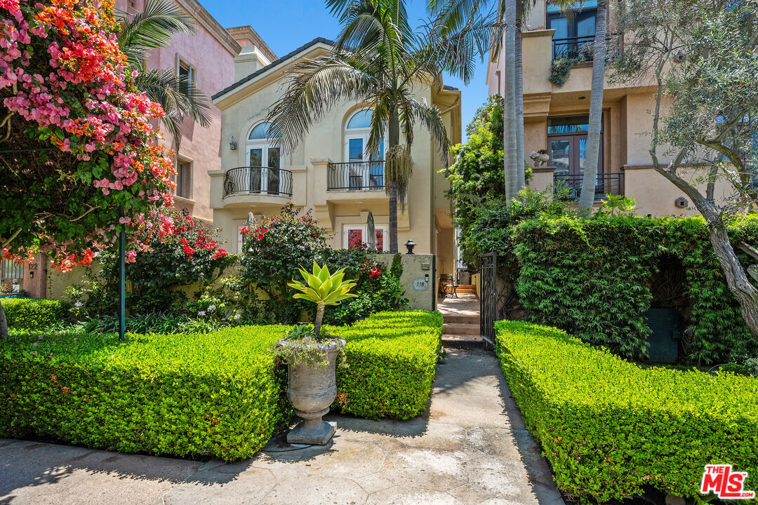 Property Photo: 118 Channel Pointe Mall CA 90292