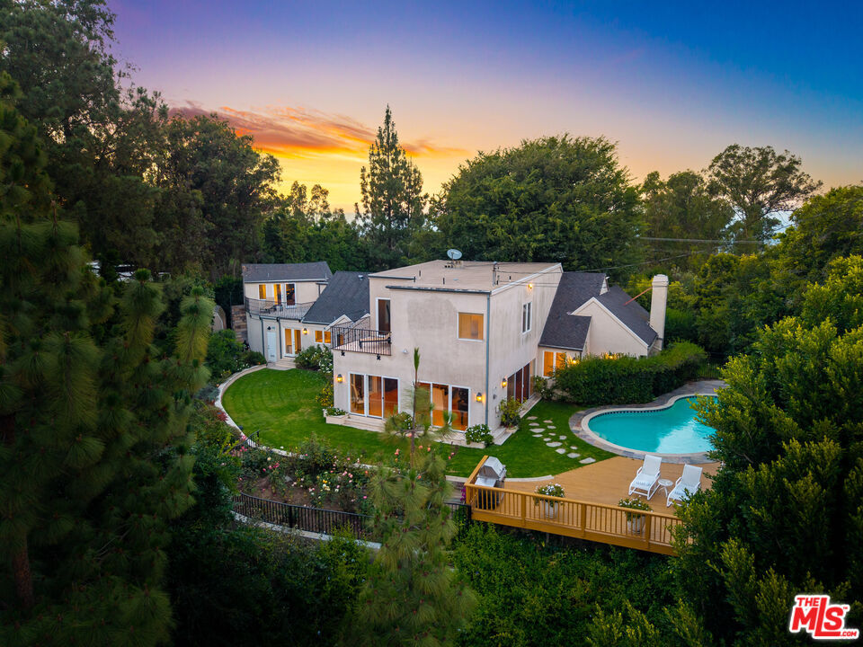Property Photo:  12750 Mulholland Dr  CA 90210 