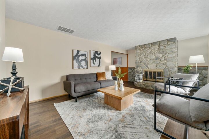 Property Photo: 282 Imperial Drive OH 43230