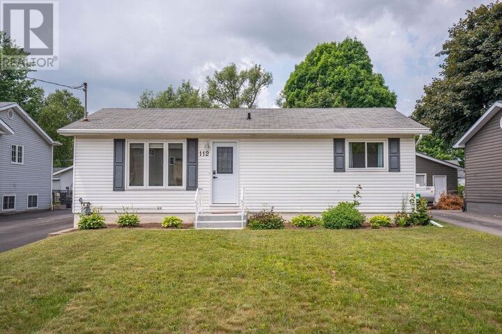 Property Photo:  112 Anna St  ON P6B 3S8 
