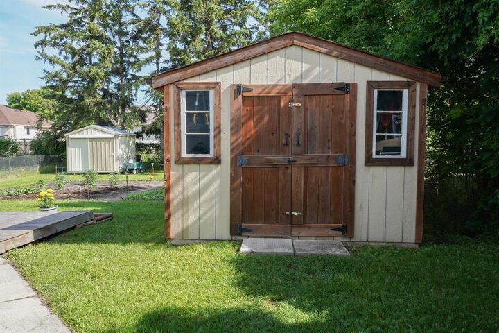 Property Photo: 659 William Avenue MB R0E 0C0