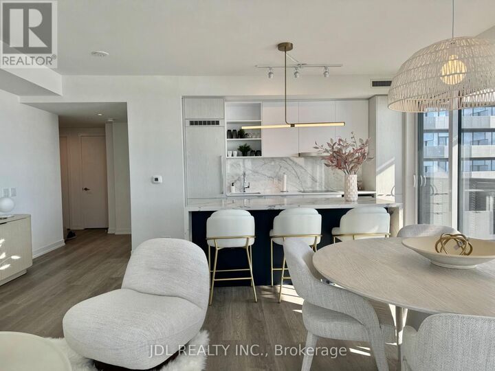 Property Photo: 55 Cooper Street 5811 ON M5E 0G1