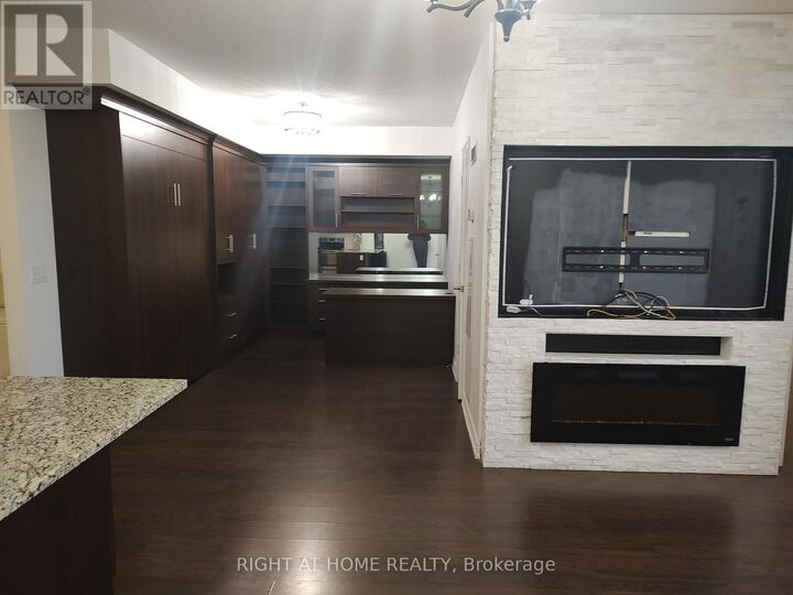 Property Photo:  9245 Jane Street 701  ON L6A 0J9 