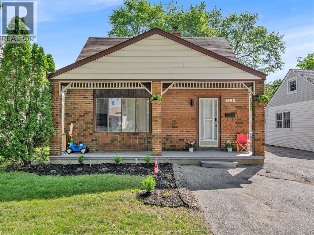 Property Photo: 1218 California Avenue ON N9B 2Z9