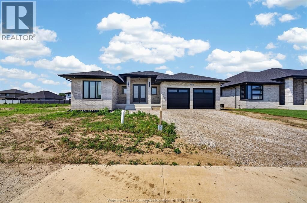 Property Photo:  1924 Sannita  ON N9Y 0G5 