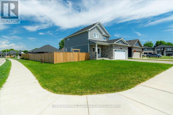 Property Photo: 72 Trailview Drive East ON N4G 0K1