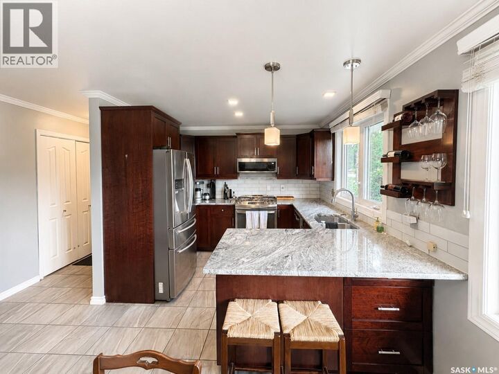 Property Photo:  722 6th Avenue  SK S0K 3R0 