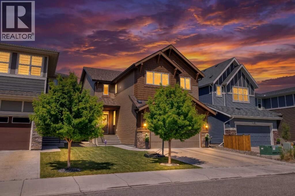 Property Photo:  15 Tuscany Ridge Manor Northwest  AB T3L 0E4 