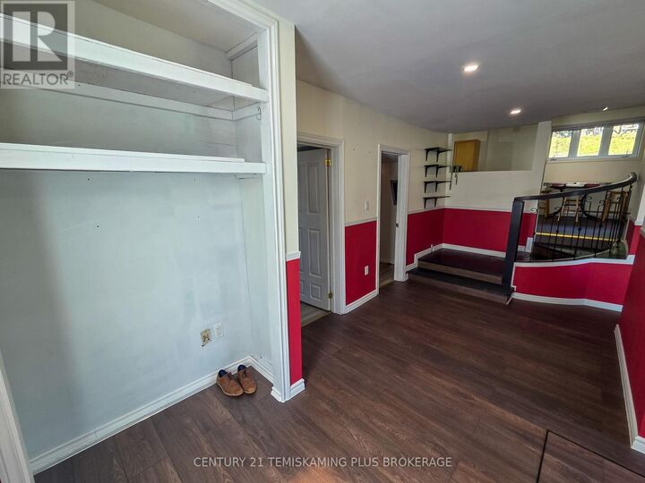 Property Photo: 42 Russell Street ON P0J 1C0
