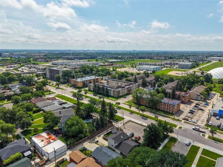 Property Photo:  1710 Taylor Avenue  MB R3N 0N9 