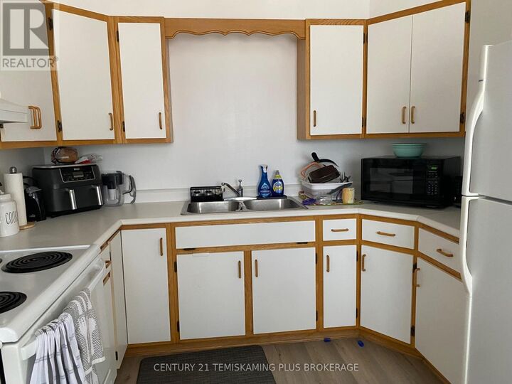 Property Photo: 222 Whitewood Avenue ON P0J 1P0