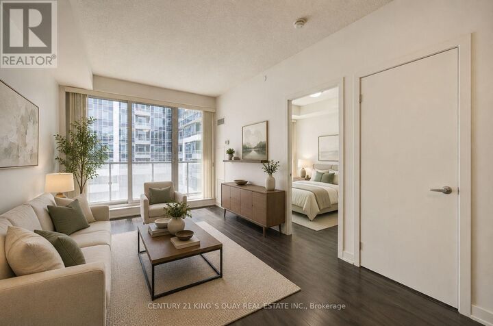 Property Photo: 18 Rean Drive 503 ON M2K 0C7