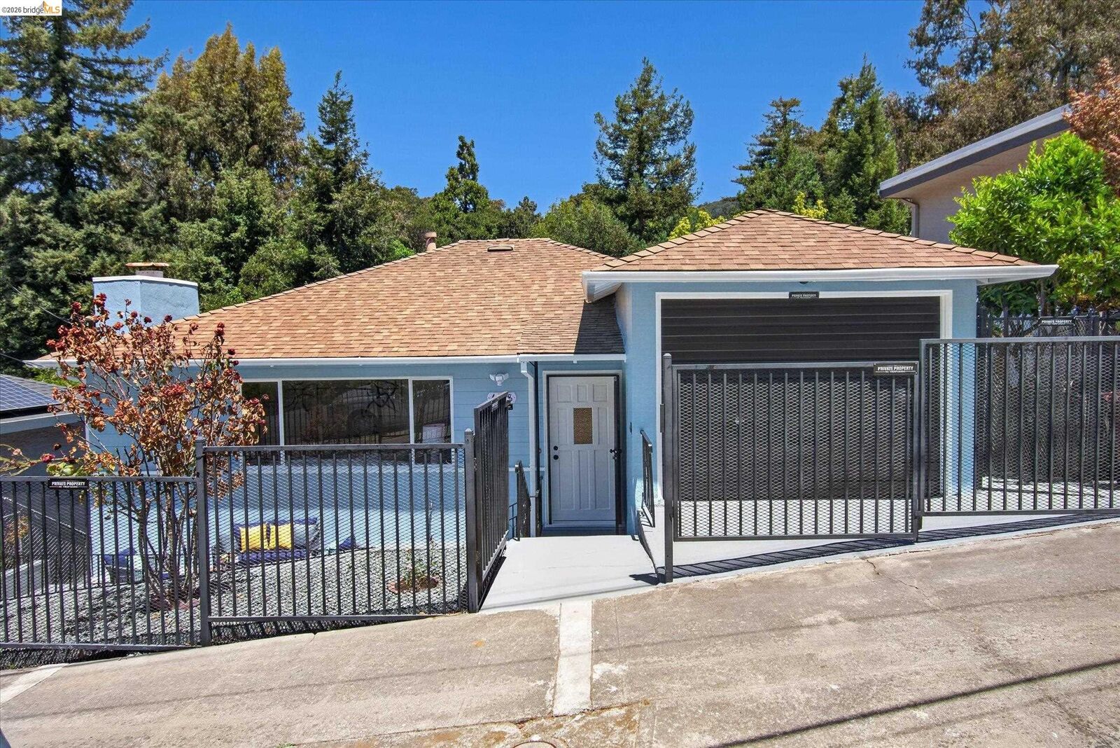 Property Photo: 6138 Oakdale Ave CA 94605