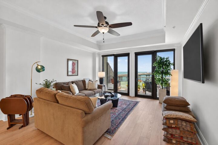 Property Photo: 5 Calhoun Avenue 504 FL 32541