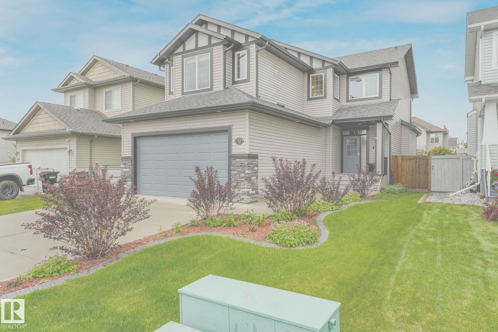 Property Photo: 32 Harrington Bay AB T7X 0G7