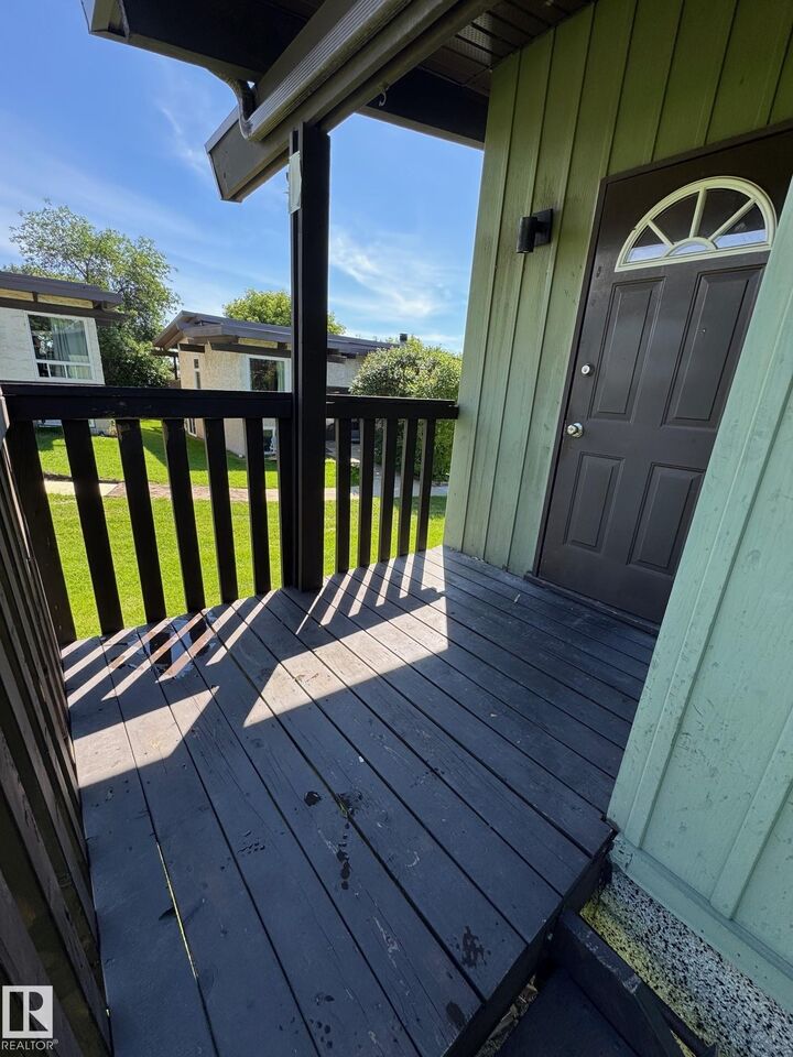 Property Photo: 482 Lee Ridge Road NW AB T6K 2K3