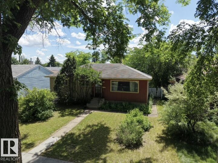 8719 67 Avenue NW — photo 1