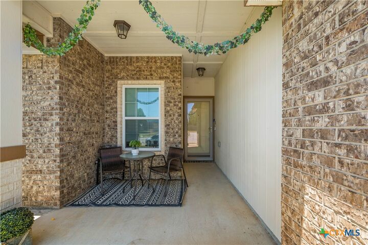 Property Photo: 403 Rainbow Court TX 76522