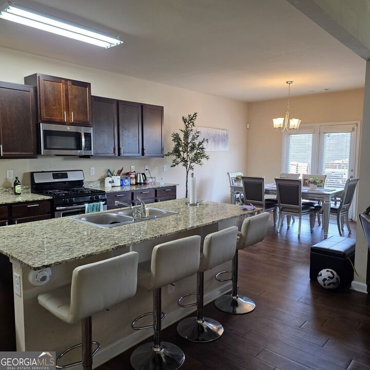 Property Photo: 605 Sturbridge Court GA 30253