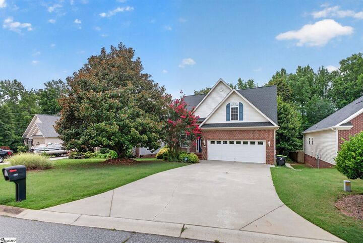 Property Photo:  105 Meadow Green Drive  SC 29673 