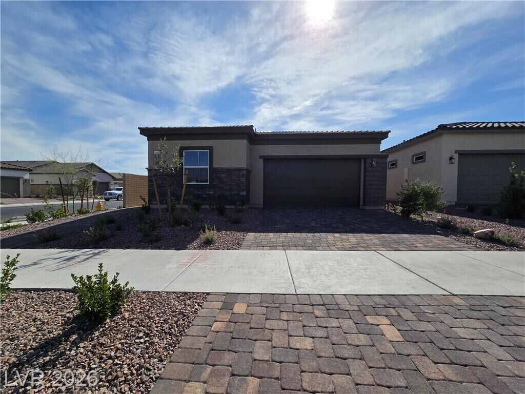 Property Photo: 852 Weston Ridge Street NV 89011