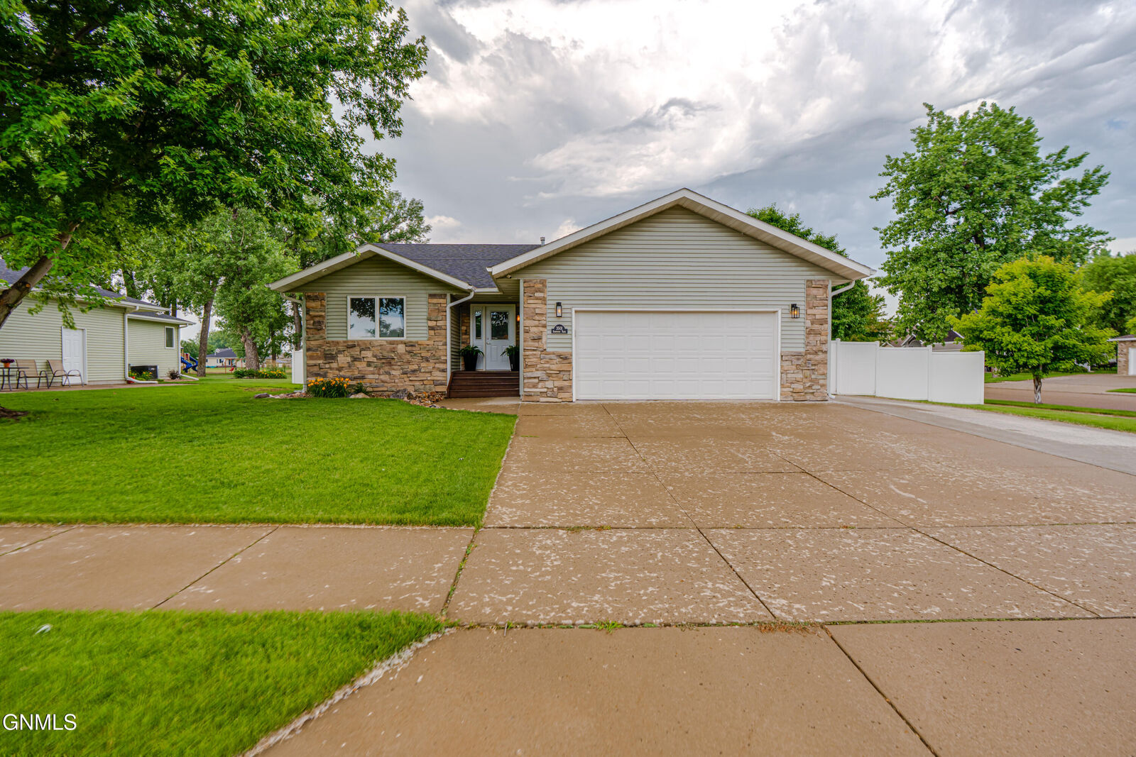 Property Photo: 3501 Sandpiper SE ND 58554