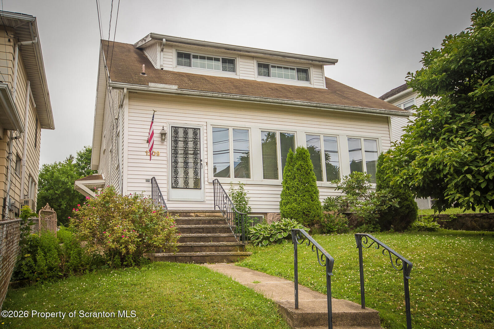 Property Photo:  1209 S Irving Avenue  PA 18505 